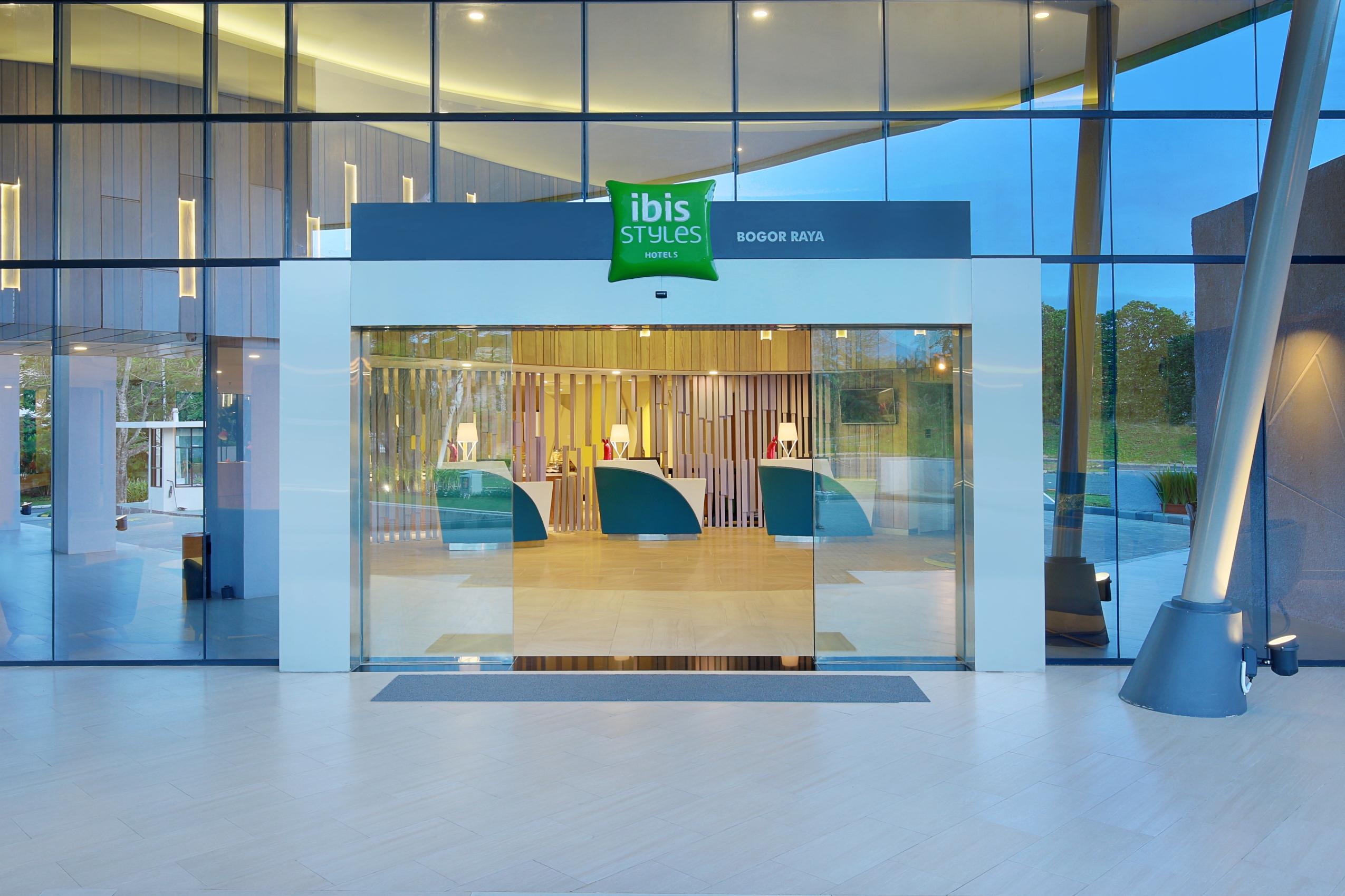 Hotel Ibis Styles Bogor Raya Esterno foto