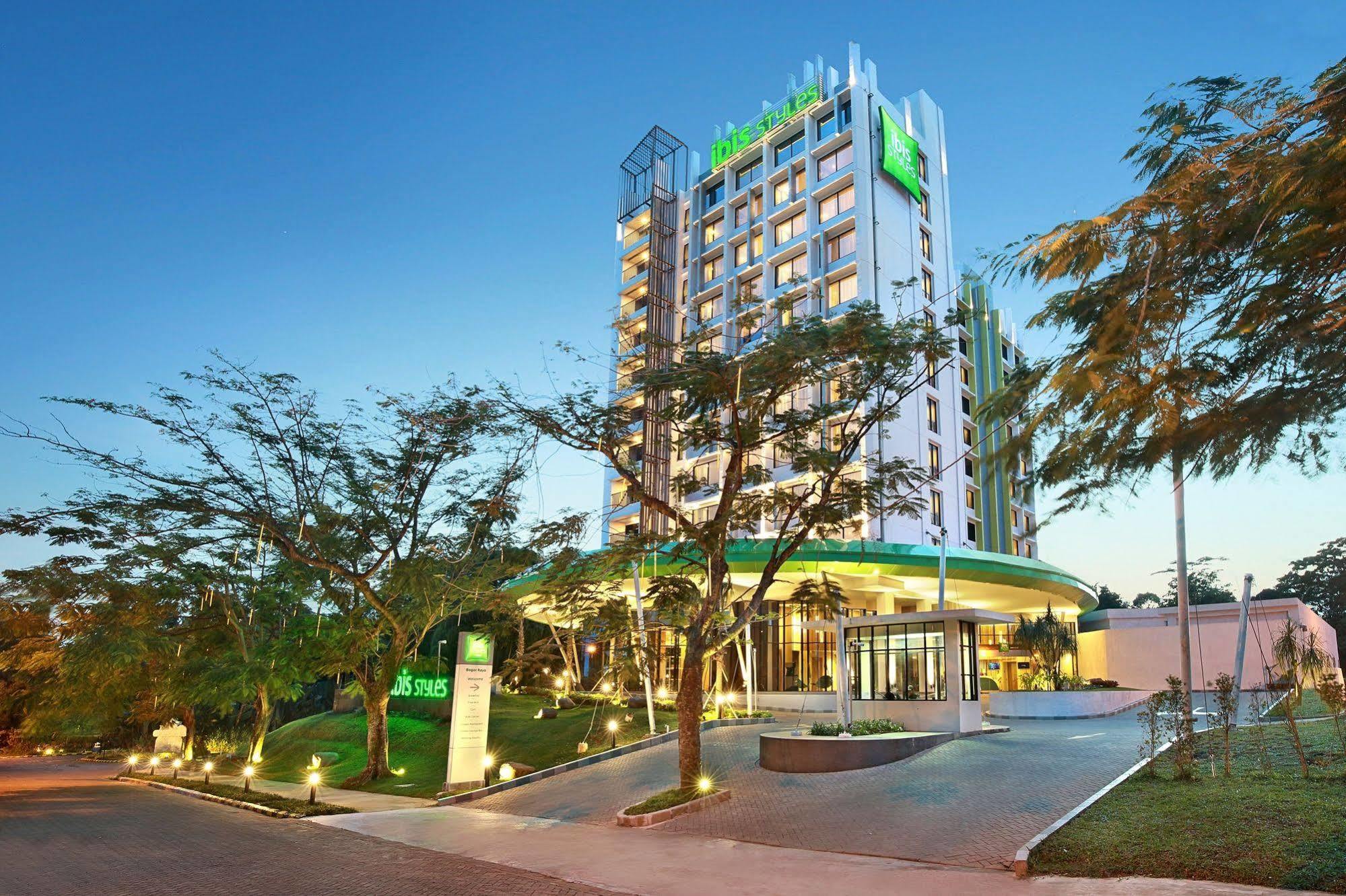 Hotel Ibis Styles Bogor Raya Esterno foto