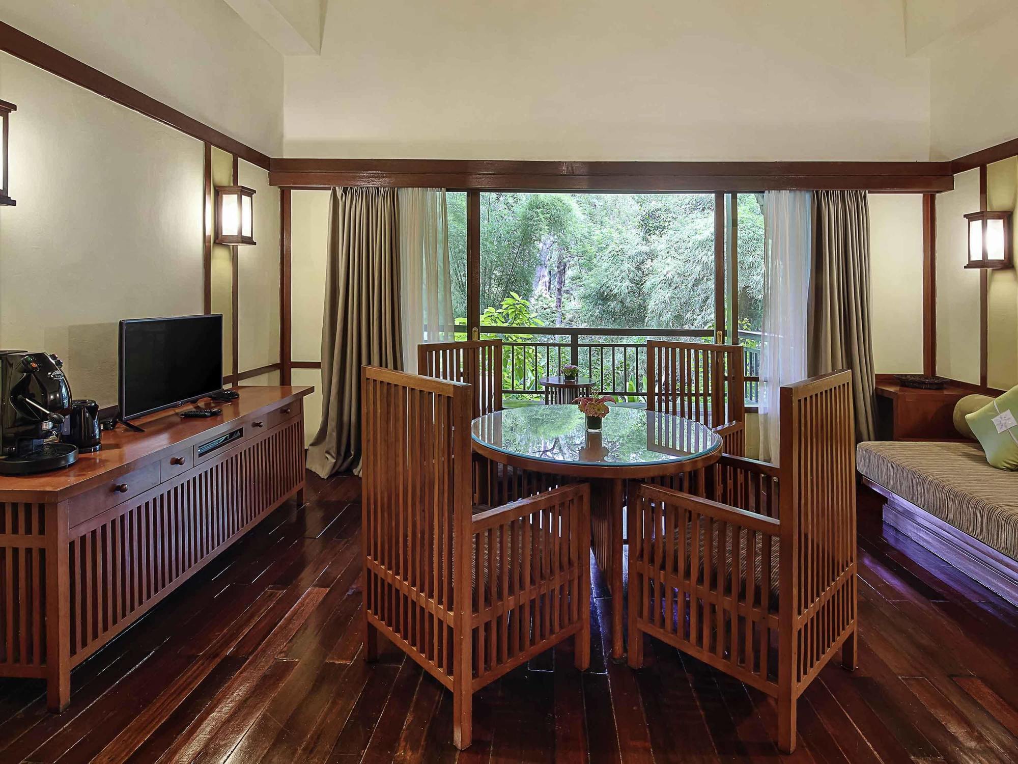 Hotel Ibis Styles Bogor Raya Esterno foto